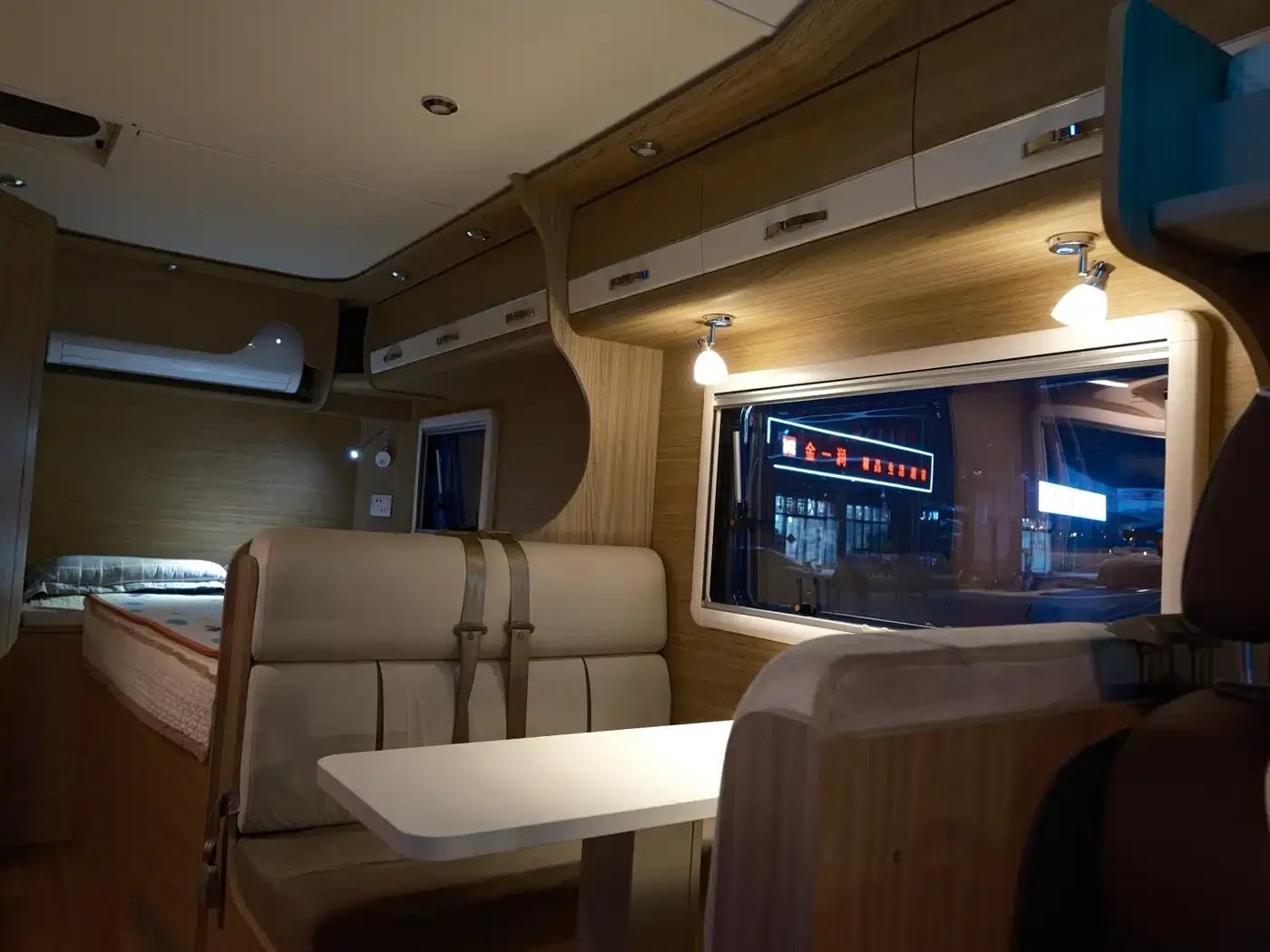 Iveco Daily 2018 3.0T Extra Long Wheelbase High Roof Commercial Van F1C — миниатюра 5