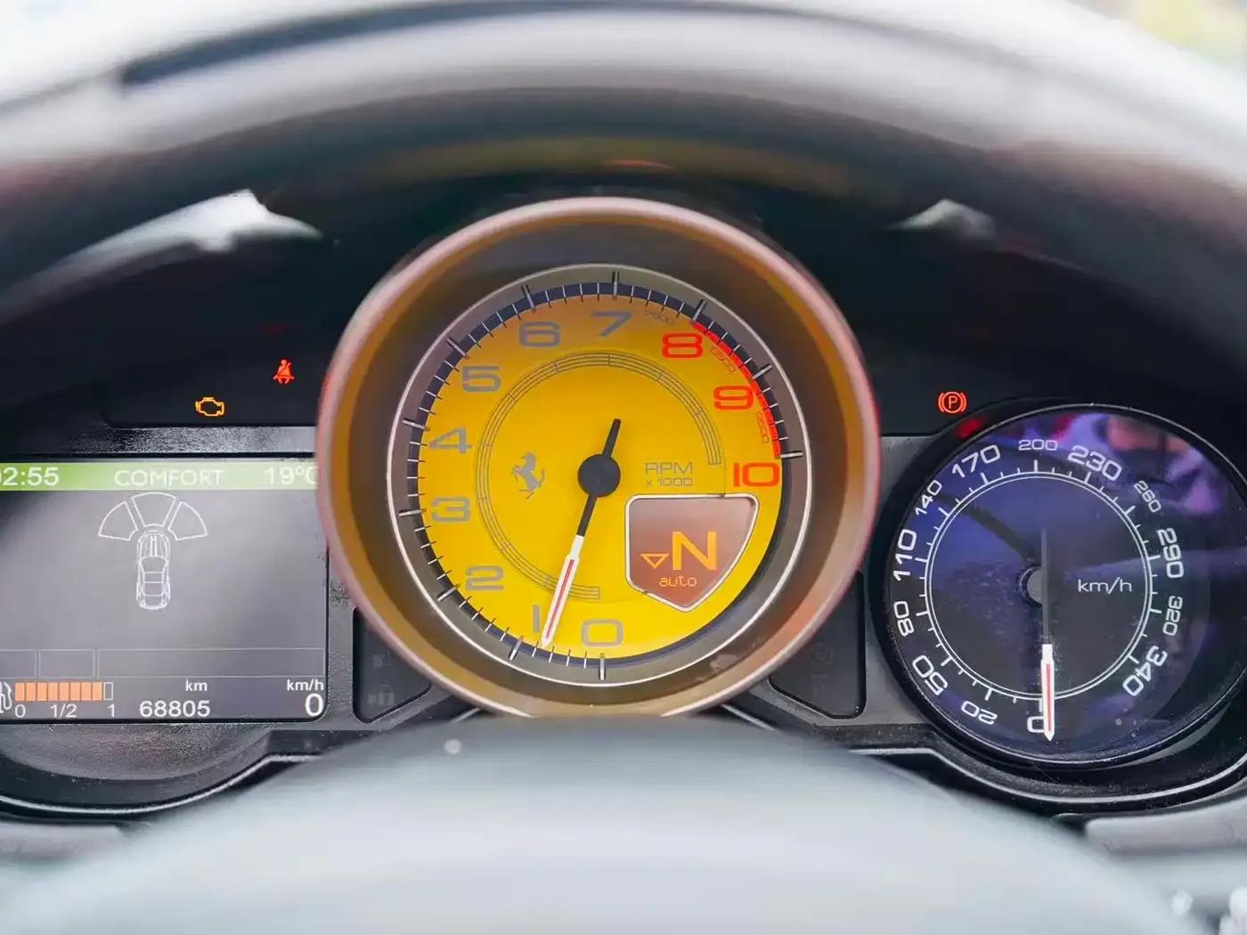 California T 2009 4.3L Standard Model — миниатюра 10