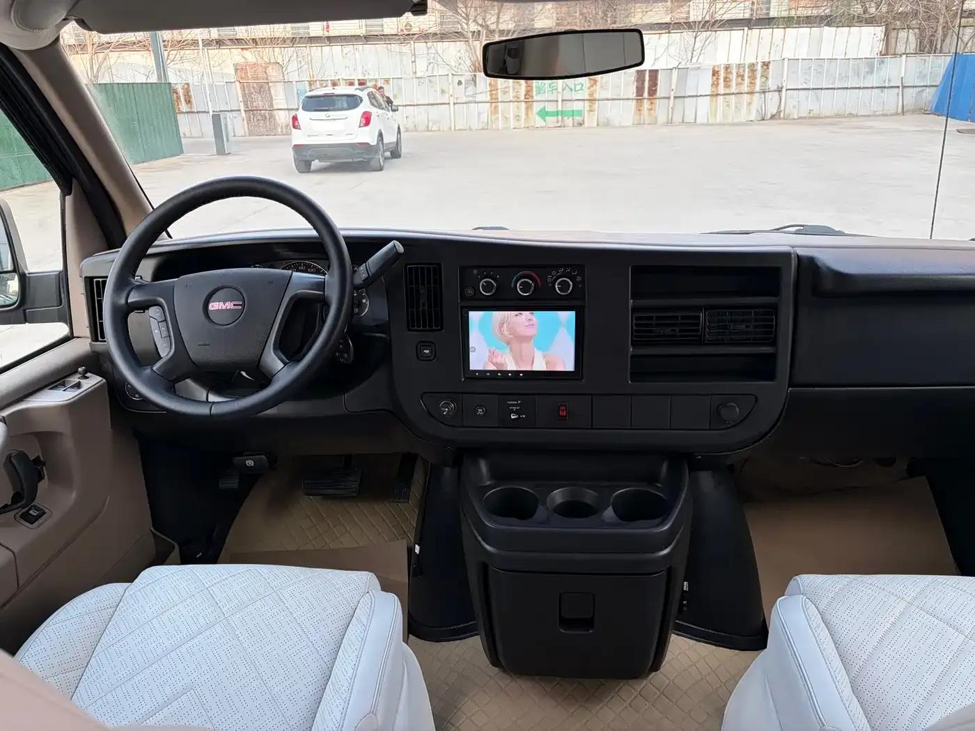 2016 SAVANA 6.0L G550L Elegant Collection Edition — миниатюра 11