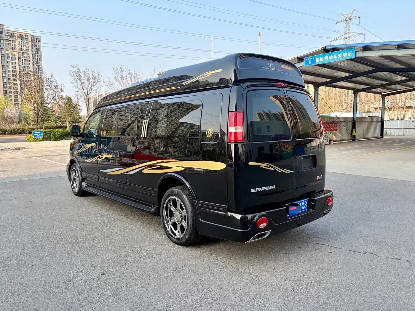 2016 SAVANA 6.0L G550L Elegant Collection Edition — миниатюра 4
