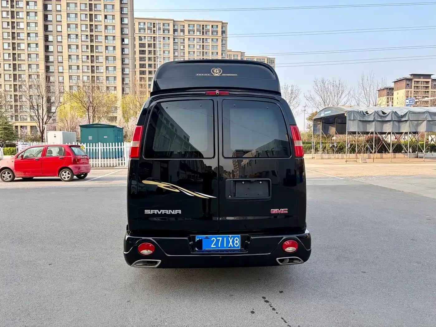2016 SAVANA 6.0L G550L Elegant Collection Edition — миниатюра 5