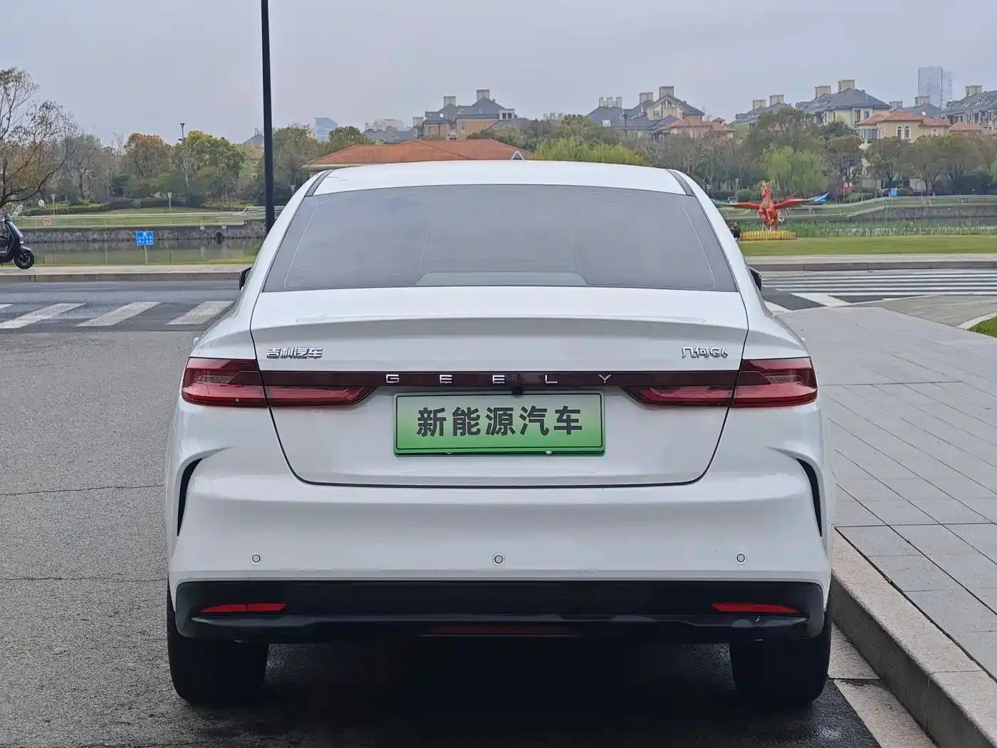 Geely Geometry G6 2024 500KM Premium Edition — миниатюра 5