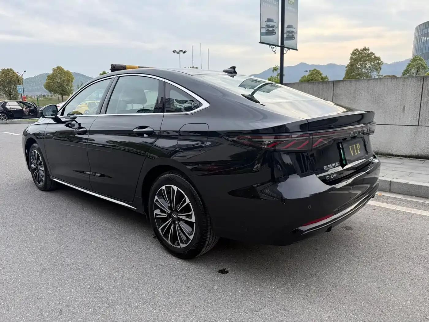 Fengyun A8L 2025 1.5TGDI Comfort Model (145km/h) — миниатюра 14