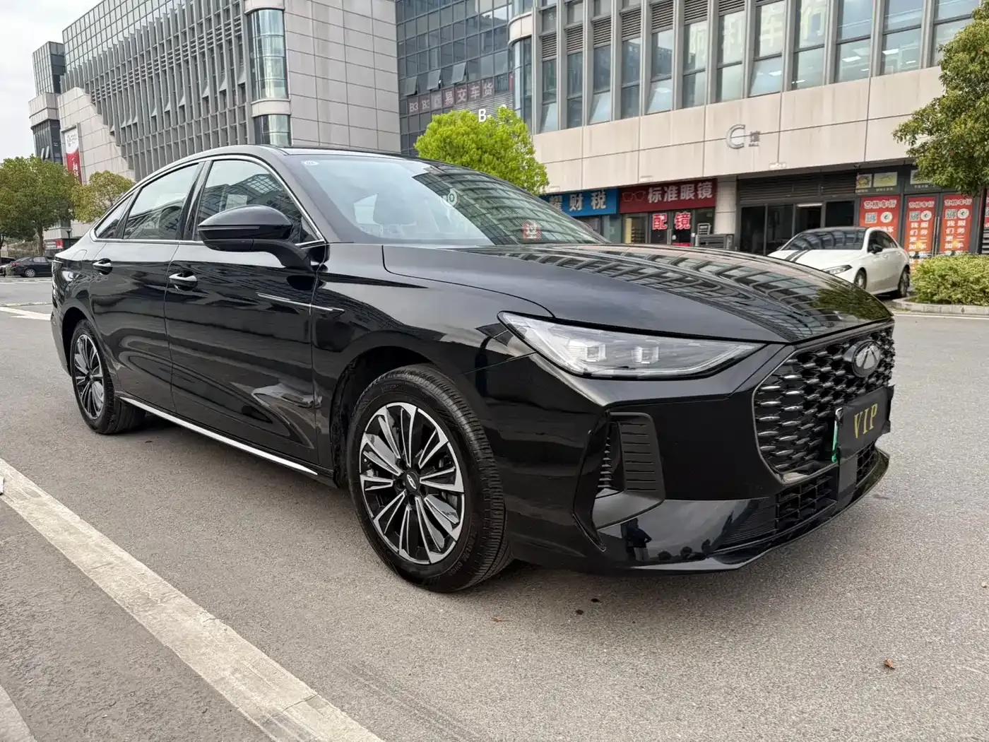 Fengyun A8L 2025 1.5TGDI Comfort Model (145km/h) — миниатюра 5