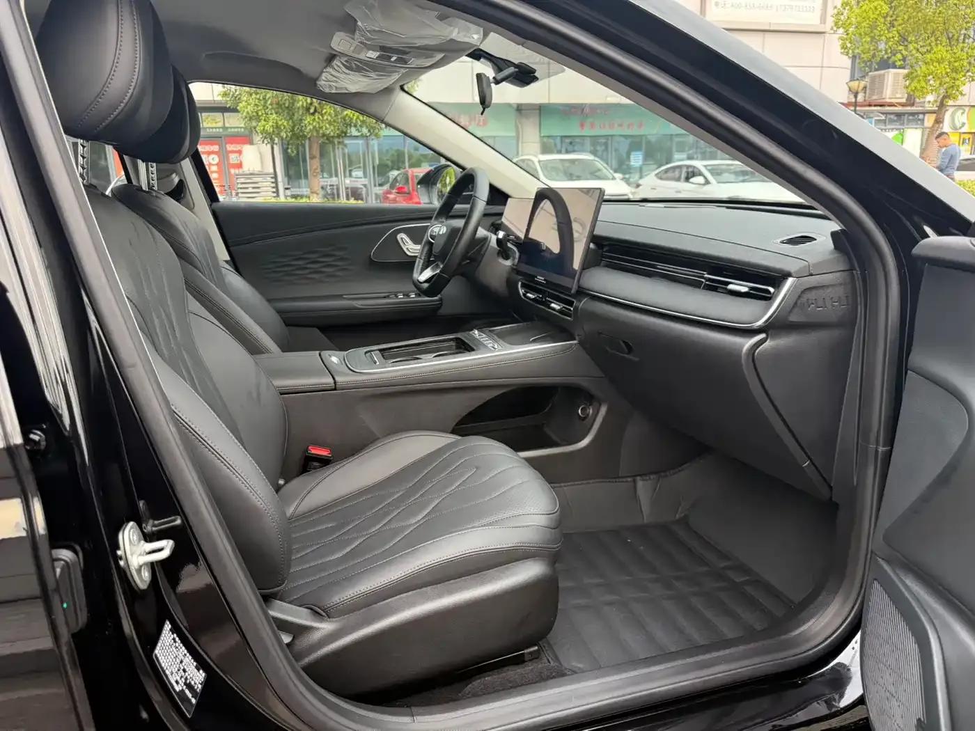 Fengyun A8L 2025 1.5TGDI Comfort Model (145km/h) — миниатюра 9
