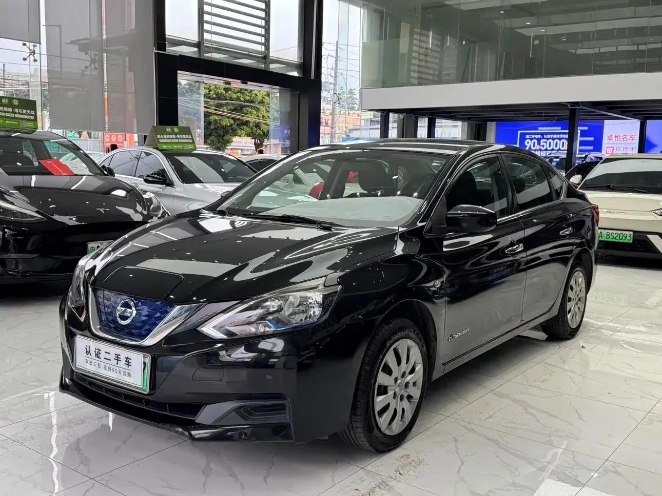 Nissan Sylphy EV 2018 Smart Edition — миниатюра 1