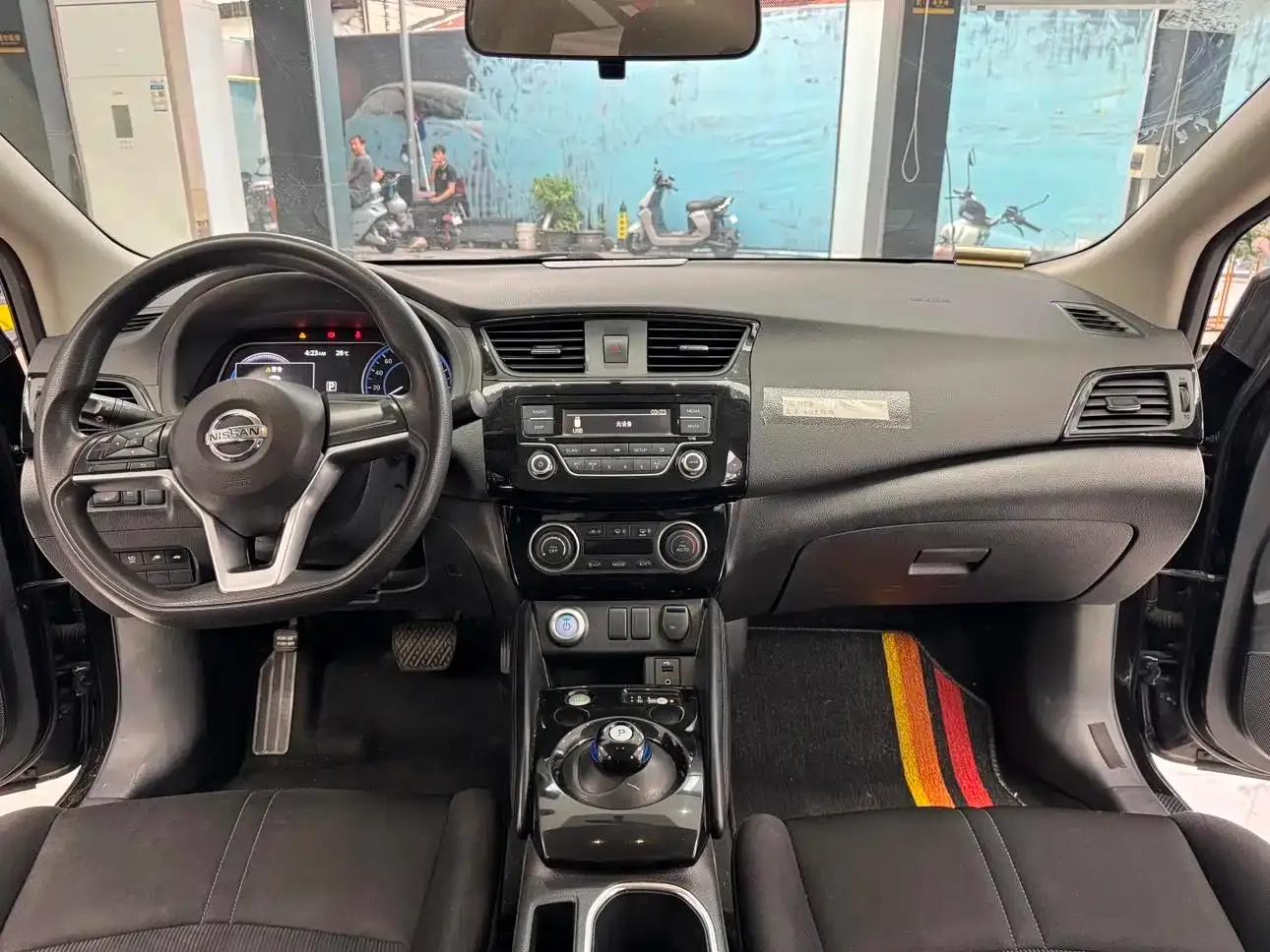 Nissan Sylphy EV 2018 Smart Edition — миниатюра 12