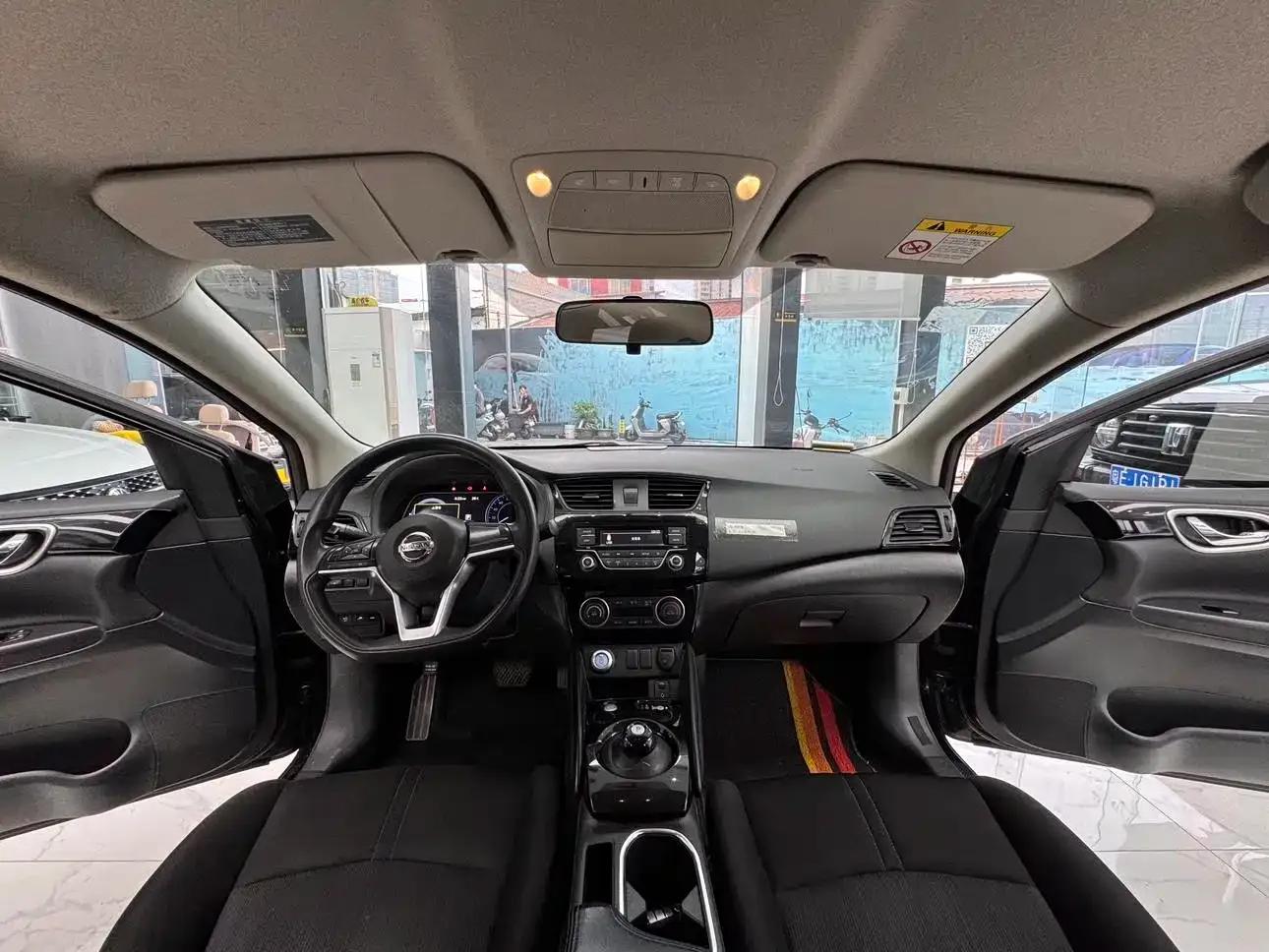 Nissan Sylphy EV 2018 Smart Edition — миниатюра 13