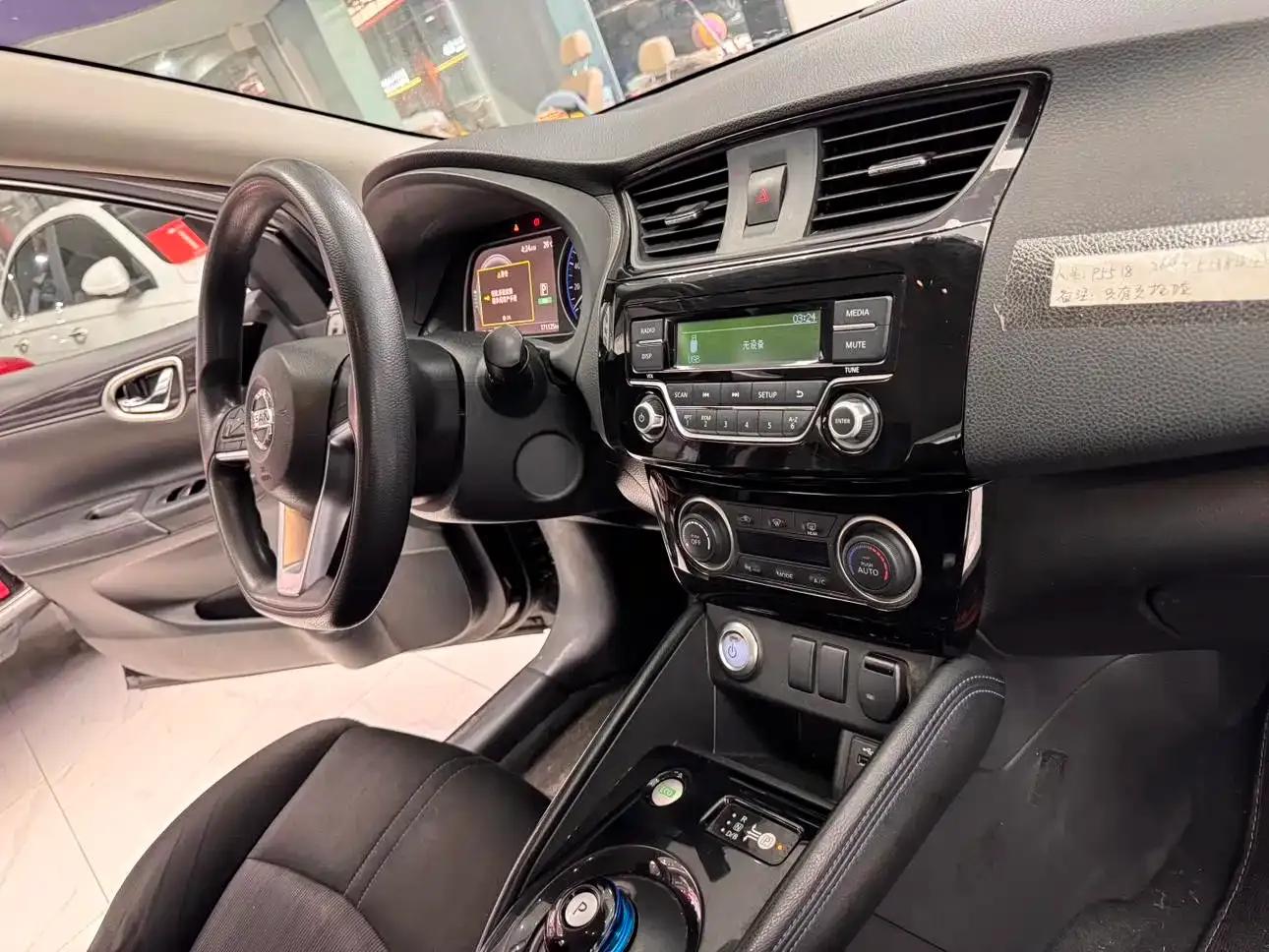 Nissan Sylphy EV 2018 Smart Edition — миниатюра 15