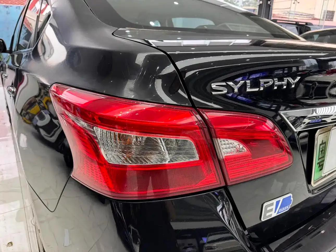 Nissan Sylphy EV 2018 Smart Edition — миниатюра 24