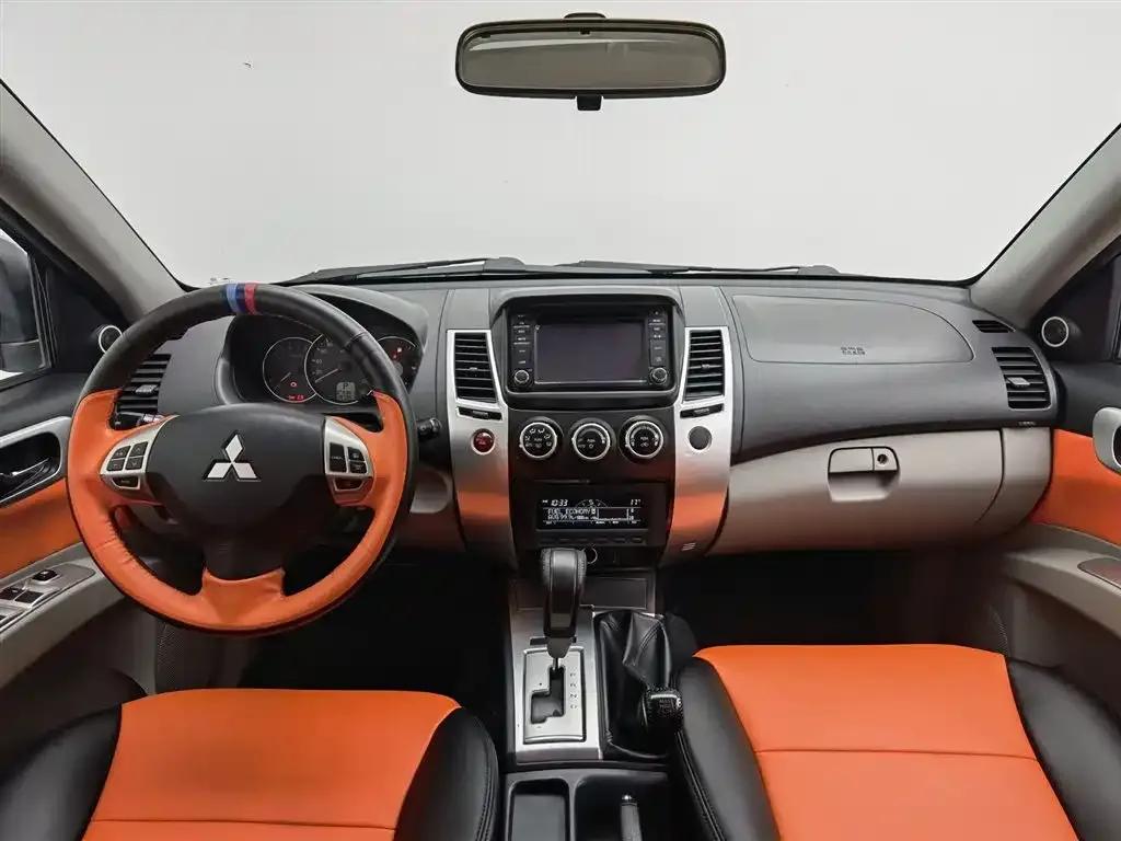 2013 Pajero Sport 3.0L Automatic 4WD Executive Edition — миниатюра 5