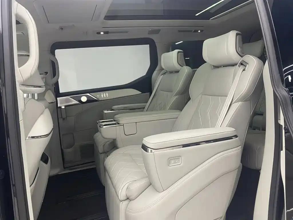 Volvo EM90 2025 Ultra 6-seater — миниатюра 17