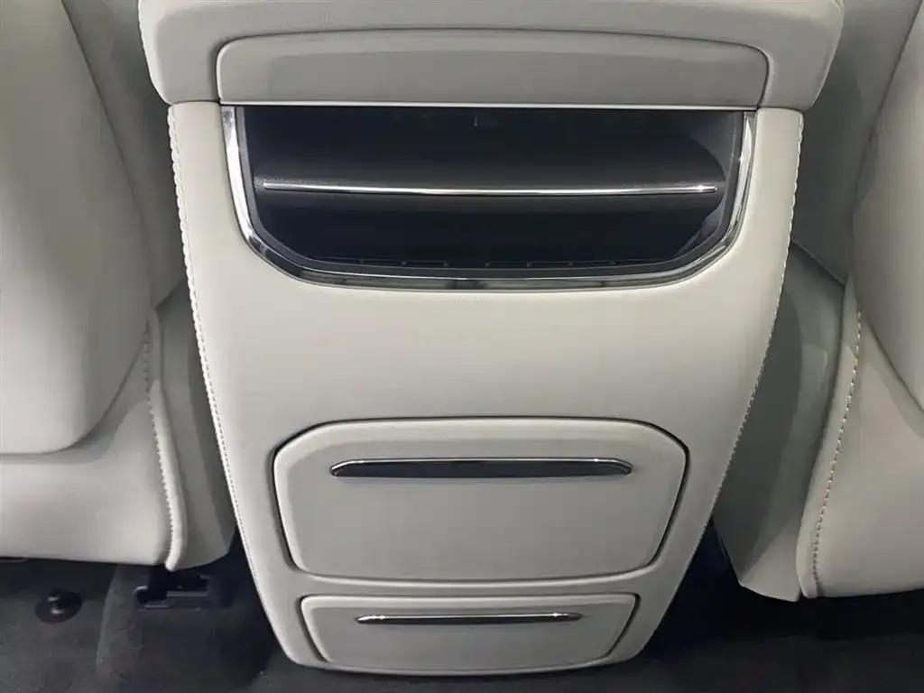 Volvo EM90 2025 Ultra 6-seater — миниатюра 21