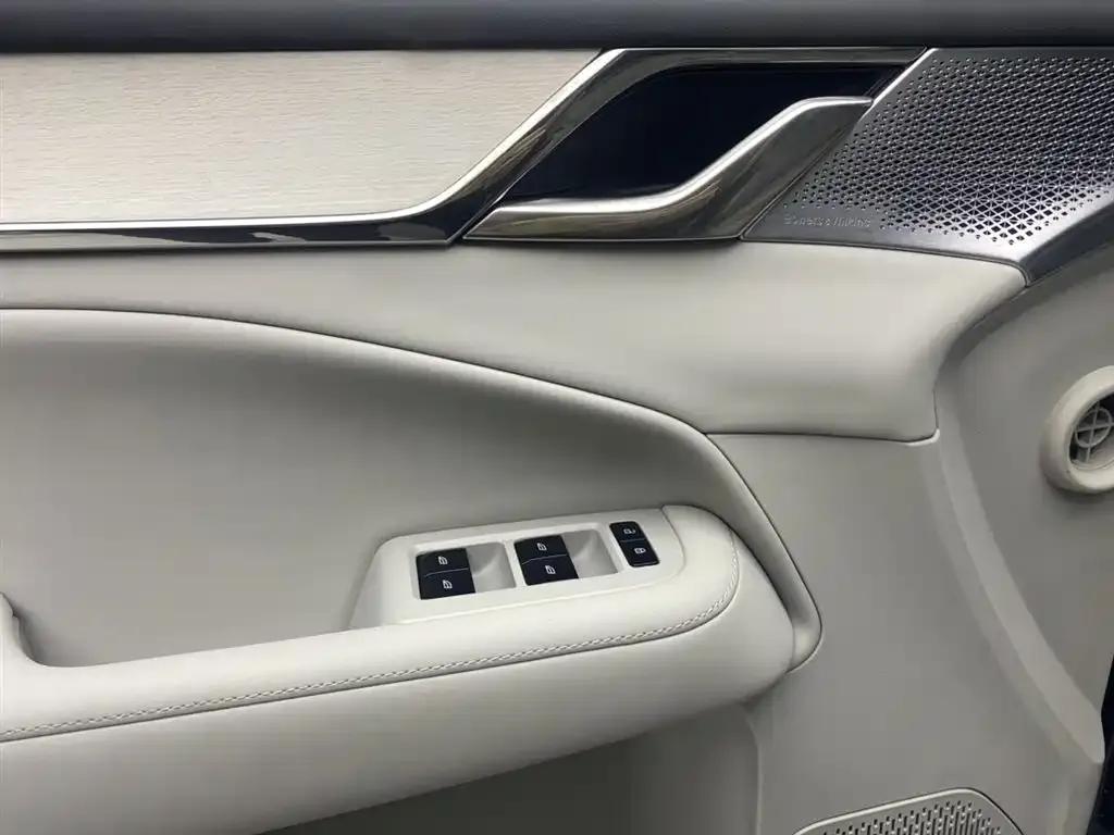 Volvo EM90 2025 Ultra 6-seater — миниатюра 22