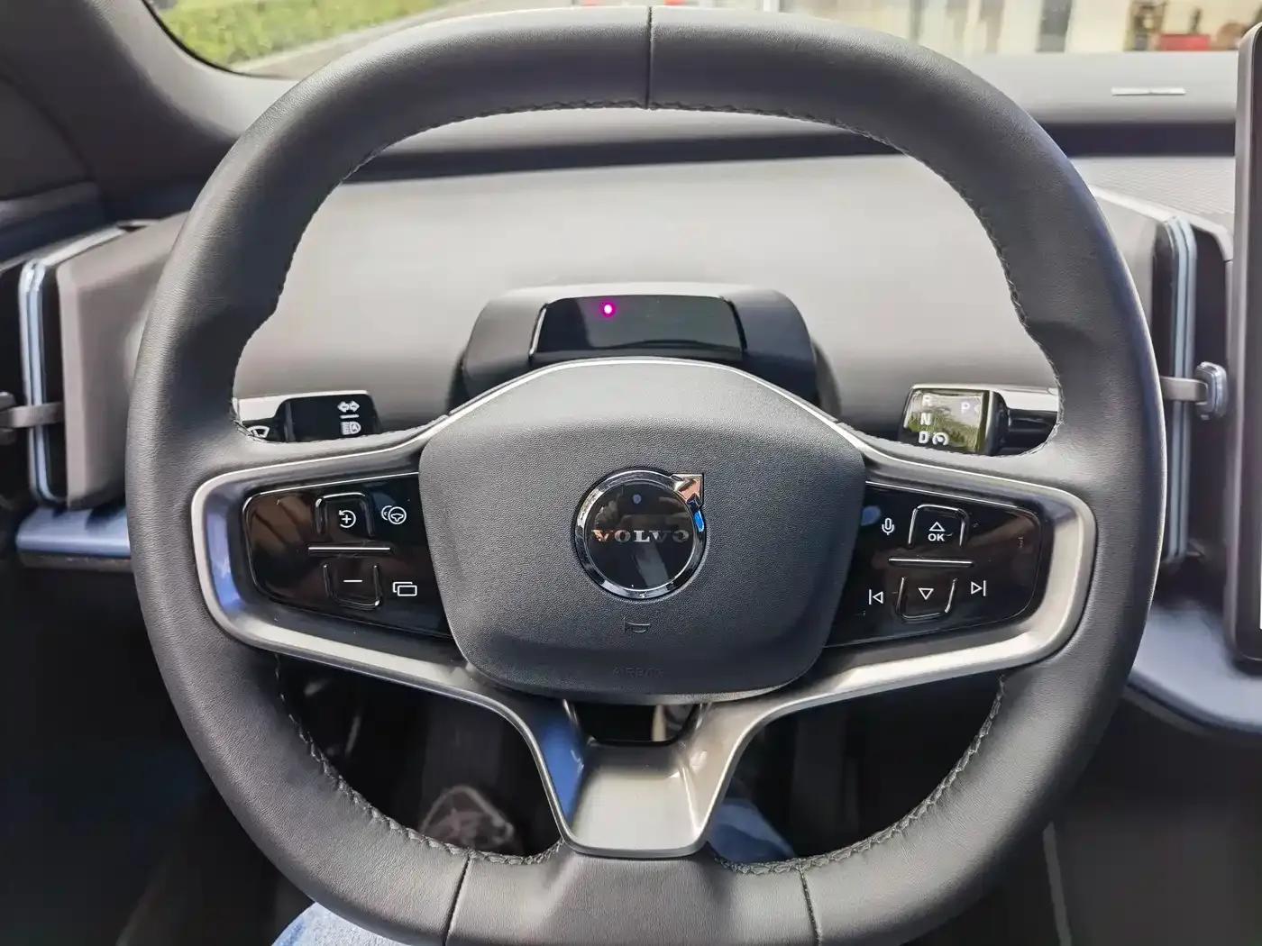 Volvo EX30 2025 Rear-Wheel Drive Long Range Plus — миниатюра 18