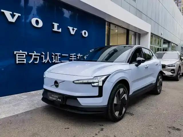Volvo EX30 2025 Rear-Wheel Drive Long Range Plus
