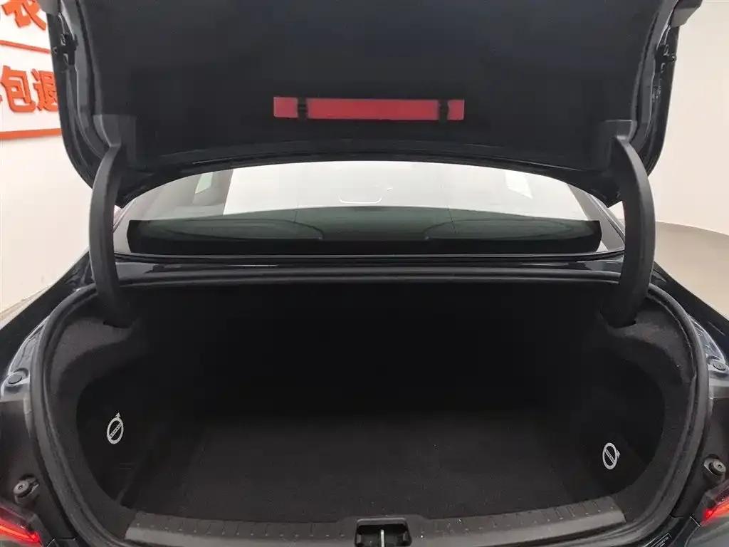 2022 Volvo S60 Plug-in Hybrid Facelift T8 E-Drive Hybrid AWD Inscription Luxury Edition — миниатюра 16