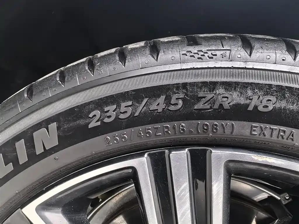 2022 Volvo S60 Plug-in Hybrid Facelift T8 E-Drive Hybrid AWD Inscription Luxury Edition — миниатюра 24