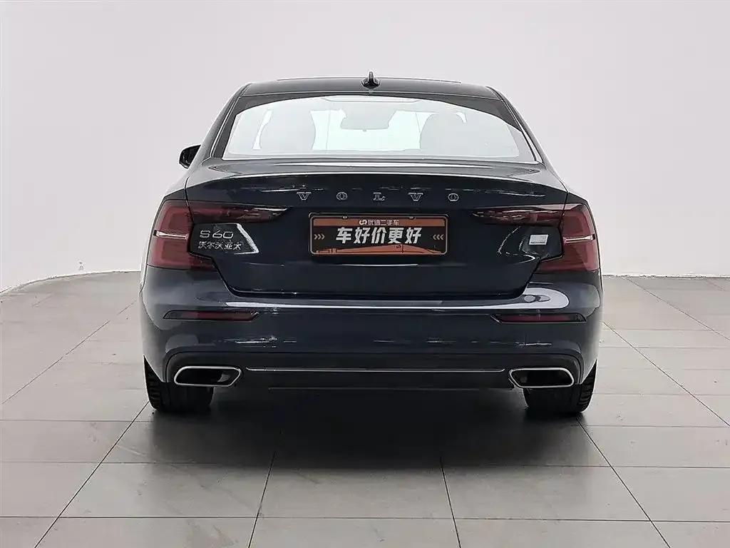2022 Volvo S60 Plug-in Hybrid Facelift T8 E-Drive Hybrid AWD Inscription Luxury Edition — миниатюра 4