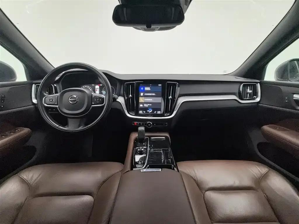2022 Volvo S60 Plug-in Hybrid Facelift T8 E-Drive Hybrid AWD Inscription Luxury Edition — миниатюра 5