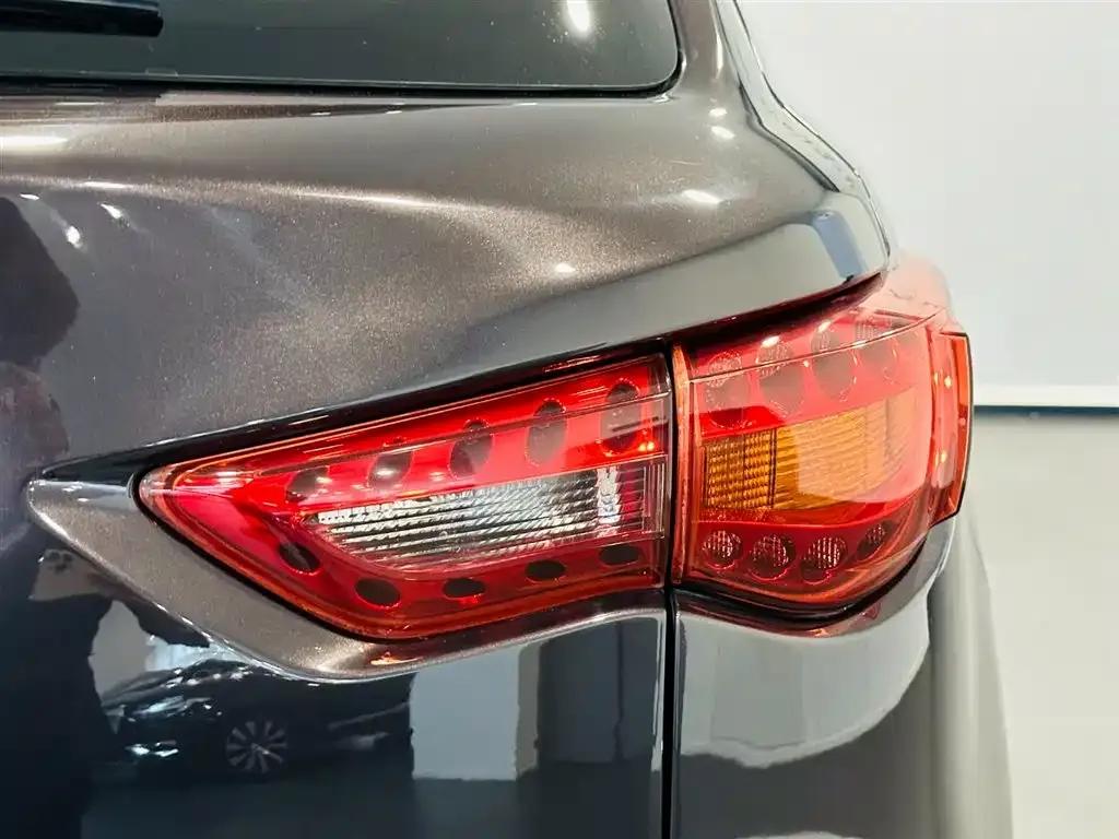 Infiniti FX 2011 FX35 Super Edition — миниатюра 14
