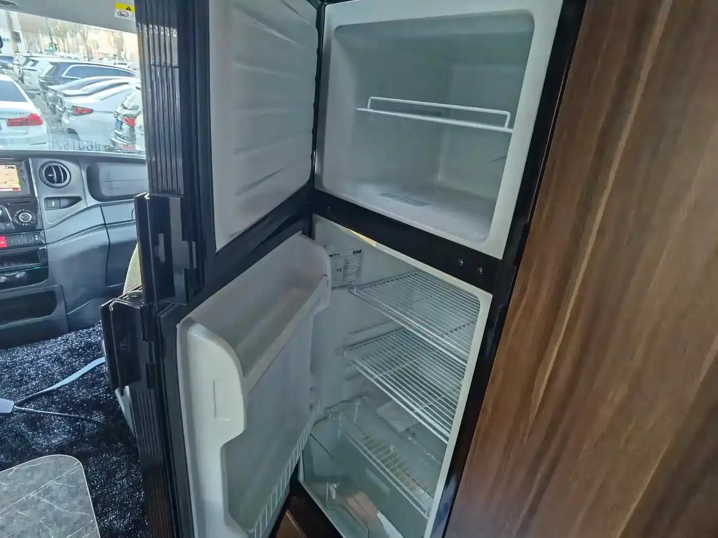 Tuoruister C-type single-slide-out motorhome, 2019 model, 3.0T manual transmission. — миниатюра 14