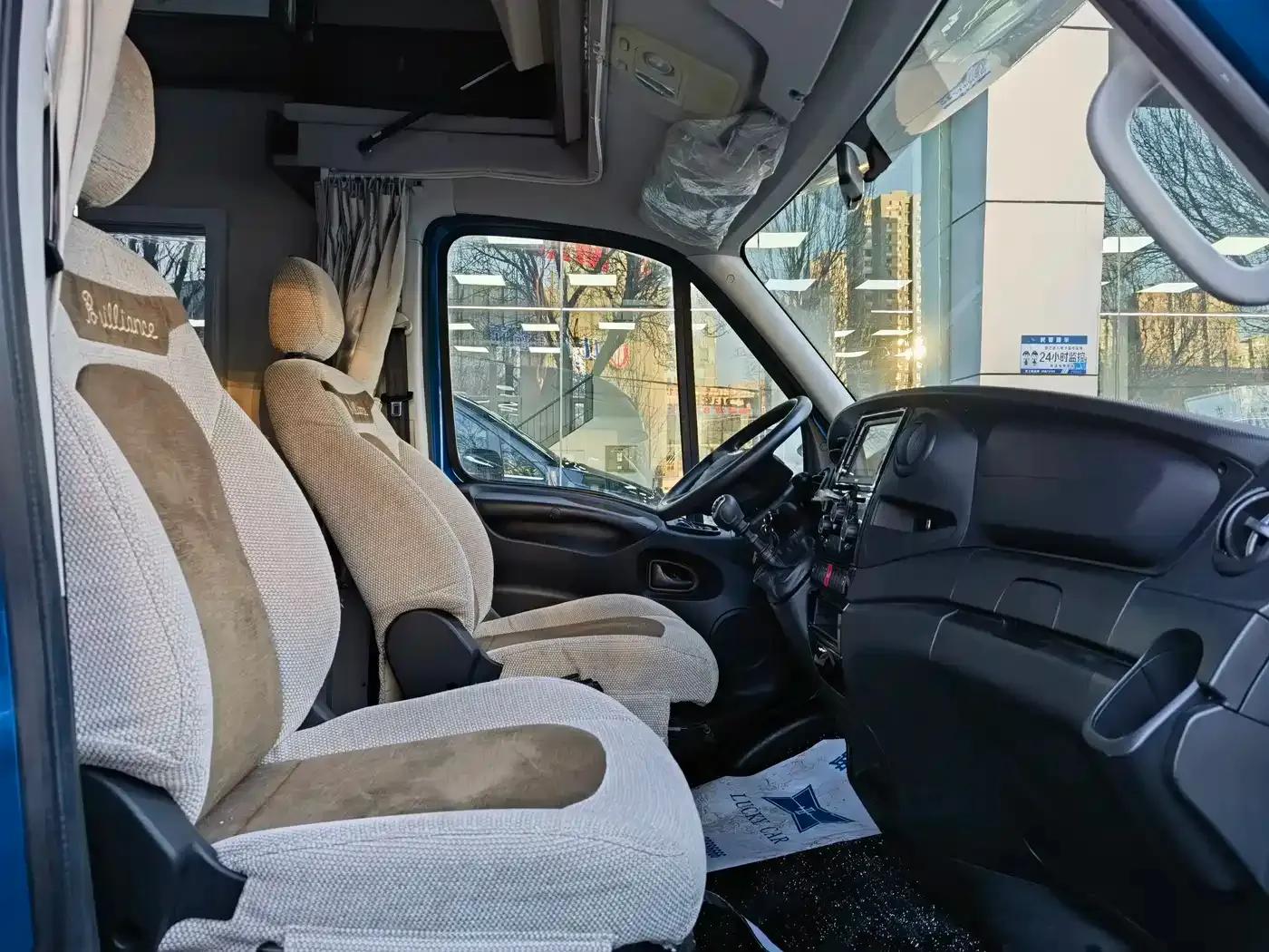 Tuoruister C-type single-slide-out motorhome, 2019 model, 3.0T manual transmission. — миниатюра 8