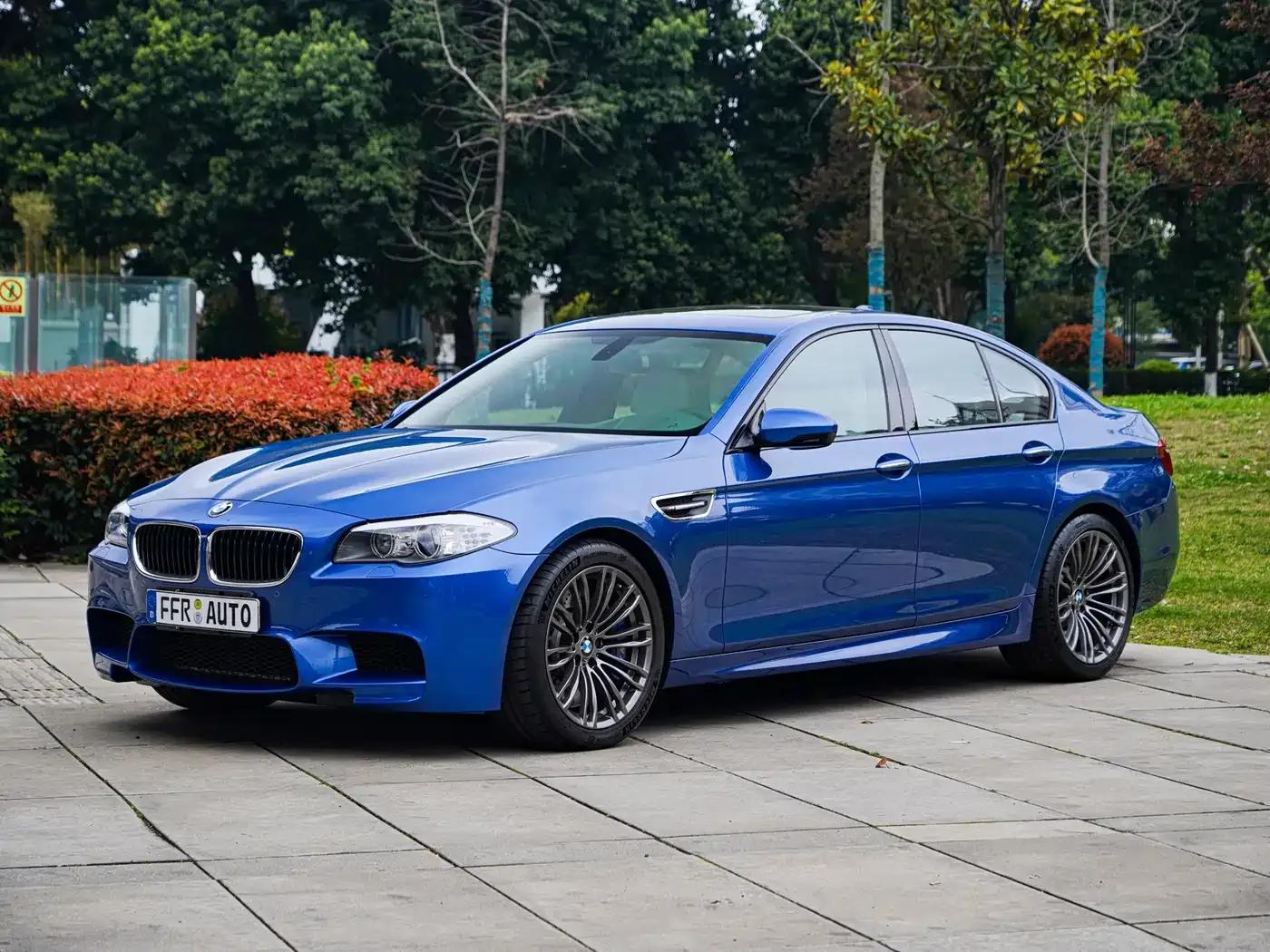 2012 BMW M5 — миниатюра 1