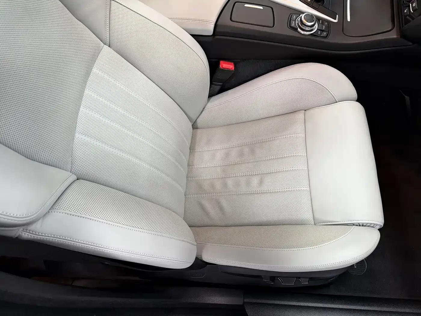 2012 BMW M5 — миниатюра 20