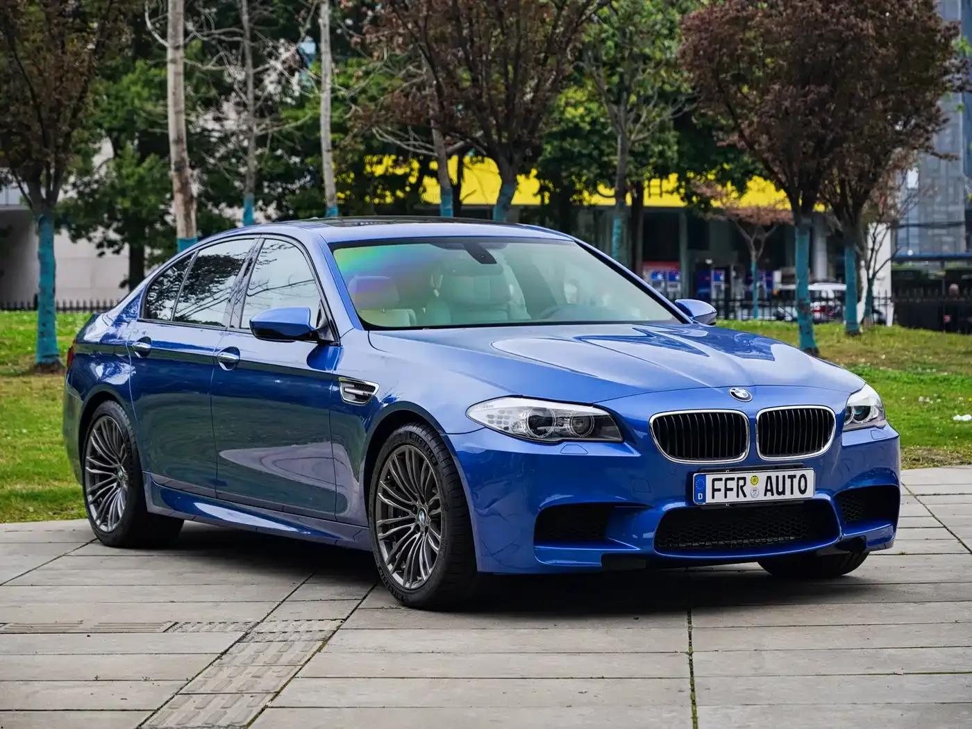 2012 BMW M5 — миниатюра 3