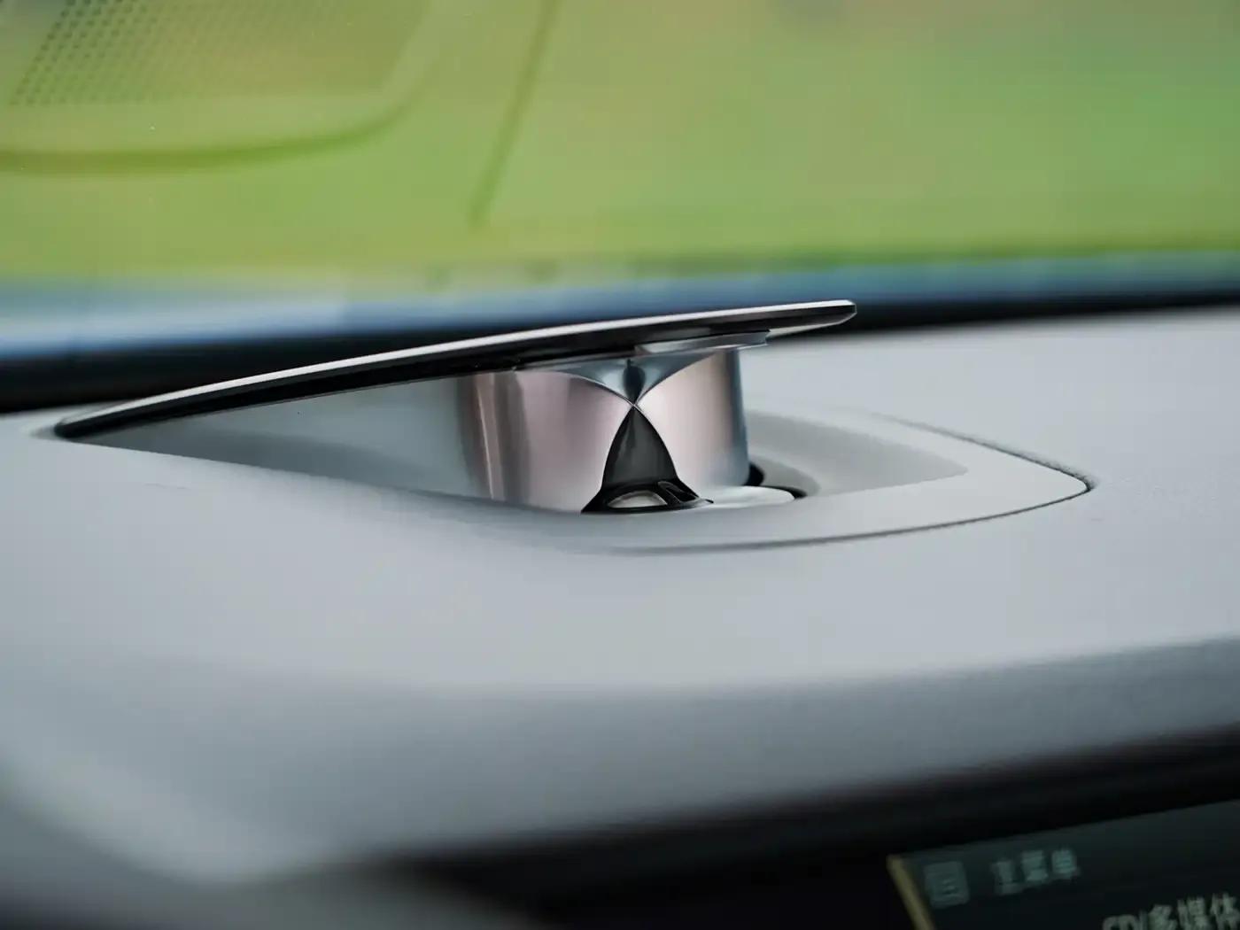 2012 BMW M5 — миниатюра 30