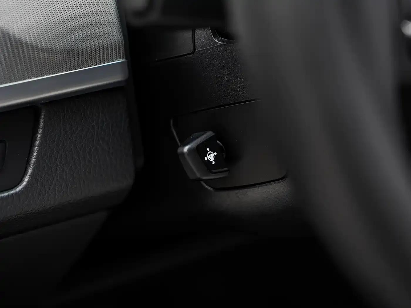 2012 BMW M5 — миниатюра 38