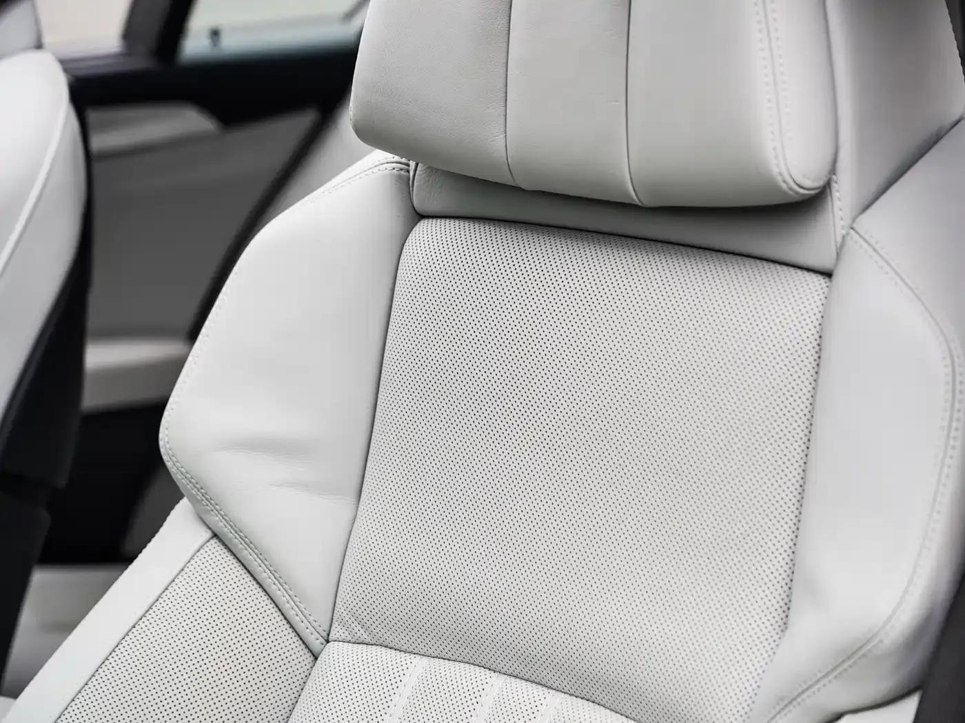 2012 BMW M5 — миниатюра 39