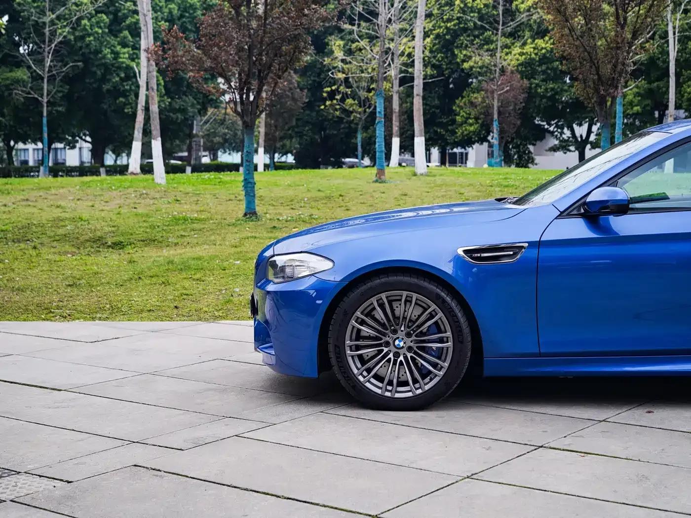2012 BMW M5 — миниатюра 50