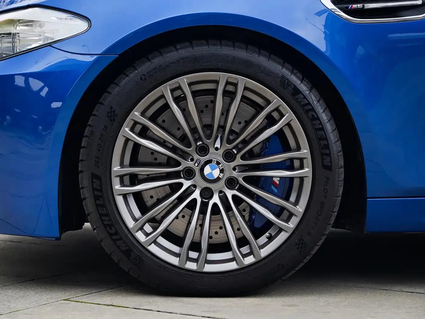 2012 BMW M5 — миниатюра 51