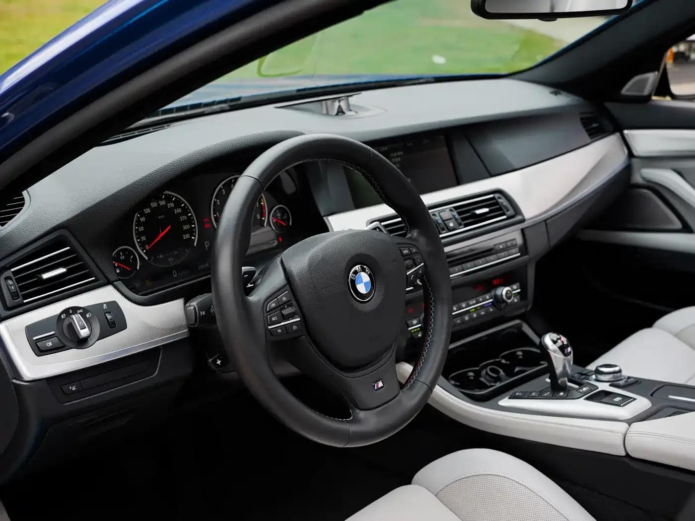 2012 BMW M5 — миниатюра 8