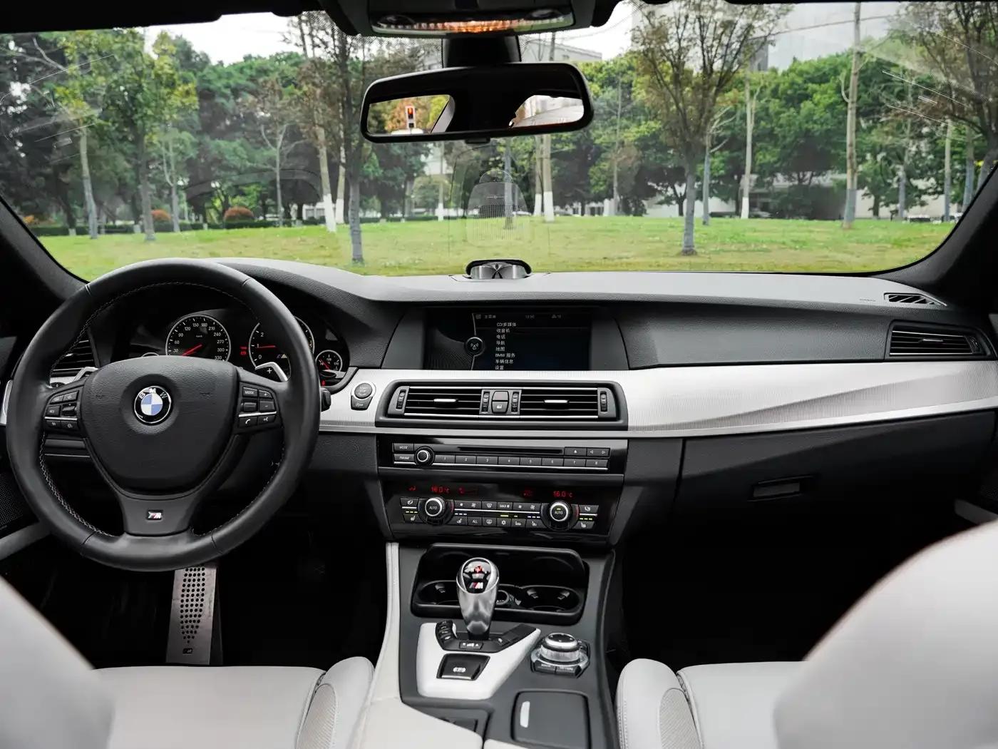 2012 BMW M5 — миниатюра 9
