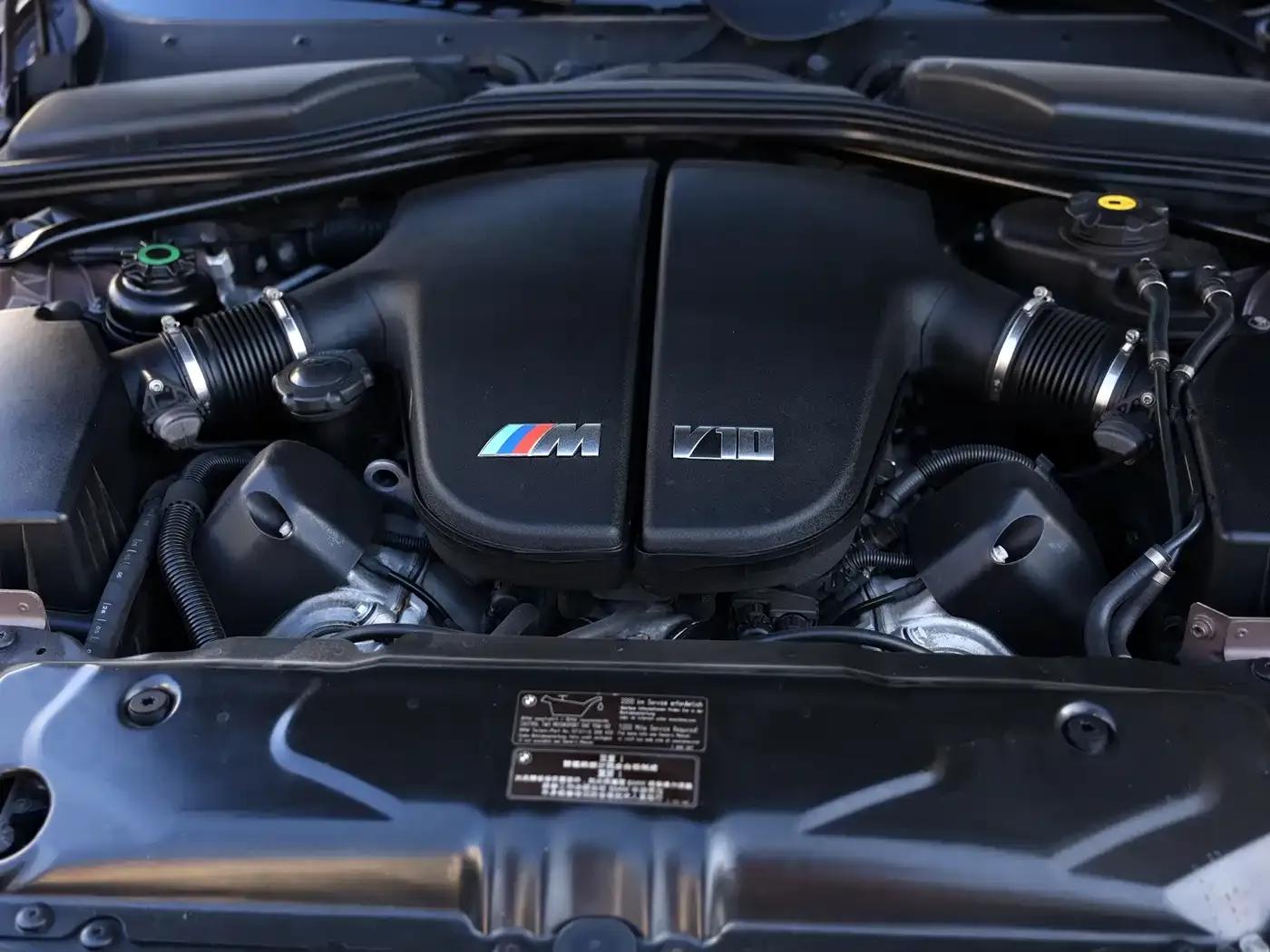 BMW M5 2005 — миниатюра 10