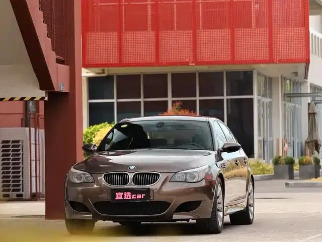 BMW M5 2005
