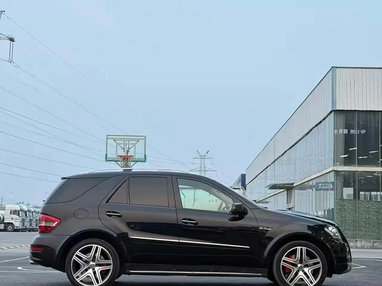 2011 Mercedes-Benz M-Class AMG ML 63 — миниатюра 2