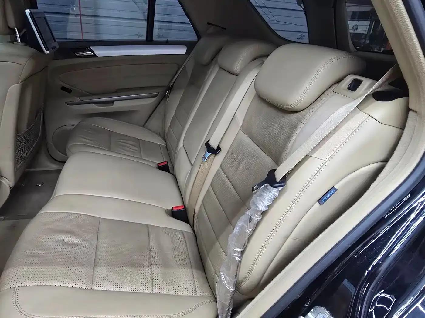 2011 Mercedes-Benz M-Class AMG ML 63 — миниатюра 11