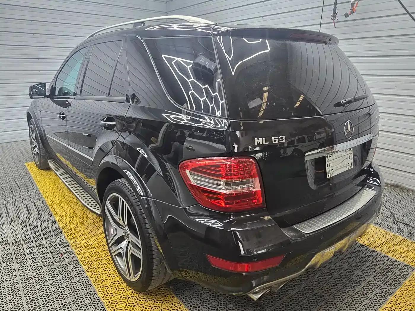 2011 Mercedes-Benz M-Class AMG ML 63 — миниатюра 7