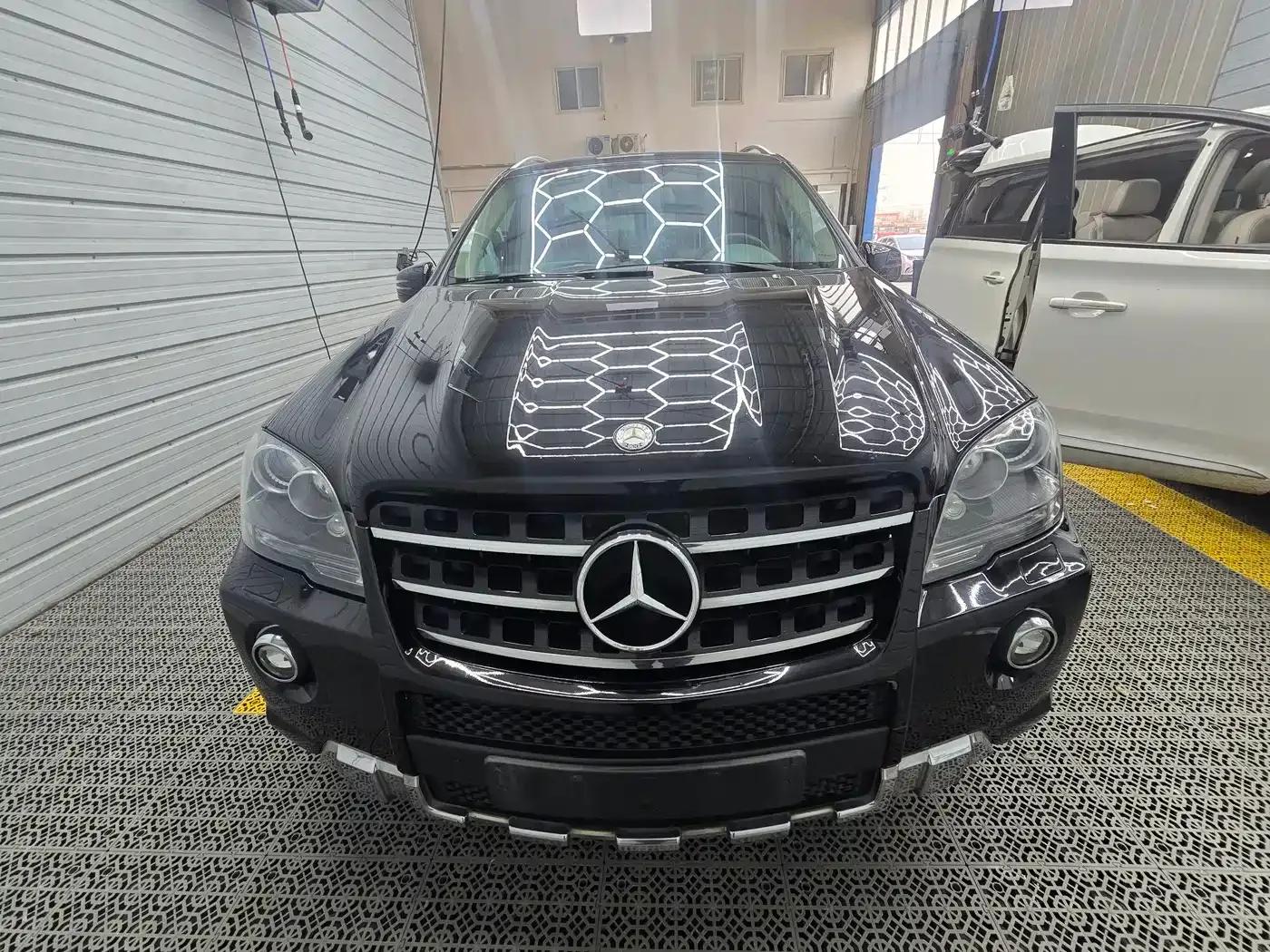2011 Mercedes-Benz M-Class AMG ML 63 — миниатюра 9