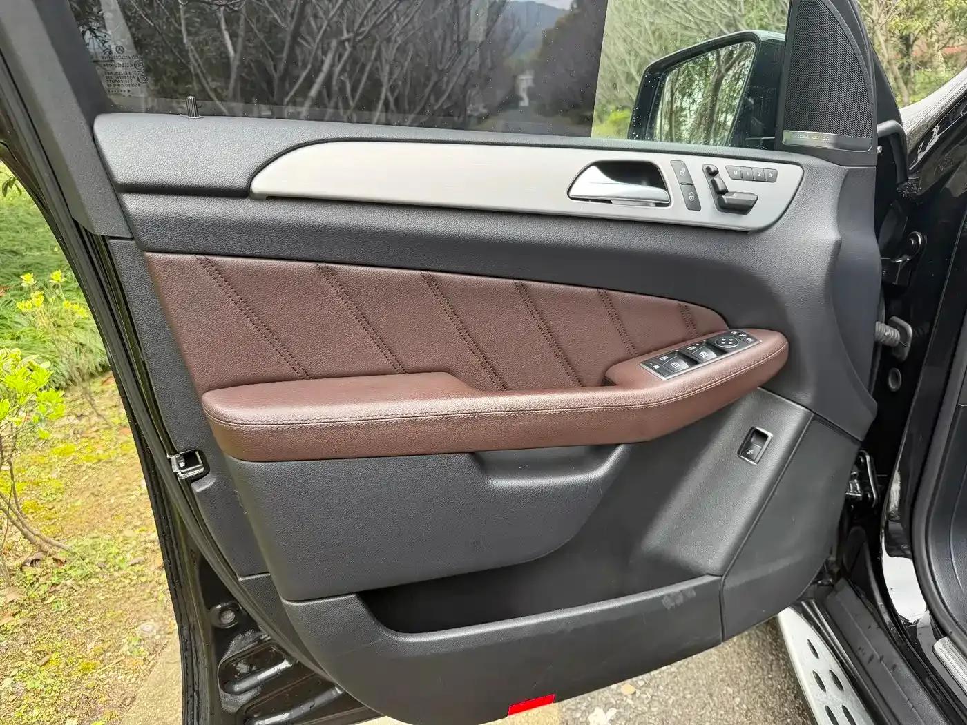 2014 Mercedes-Benz M-Class AMG ML 63 — миниатюра 3