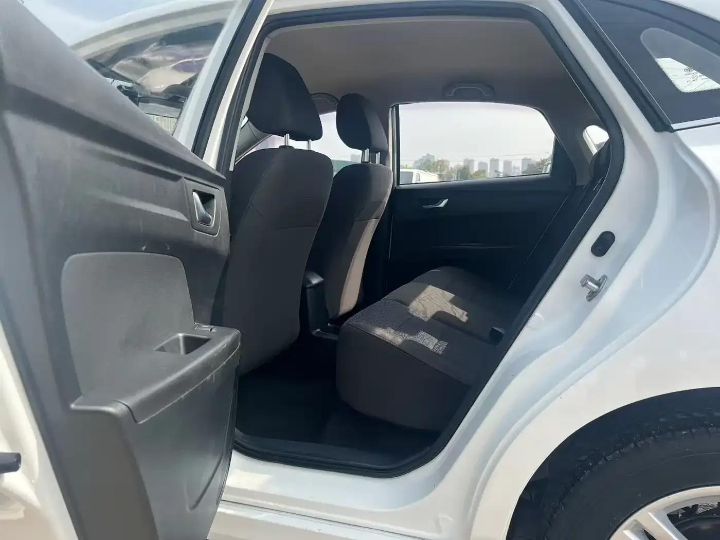 Bestune B30EV 2019 EV400 — миниатюра 5