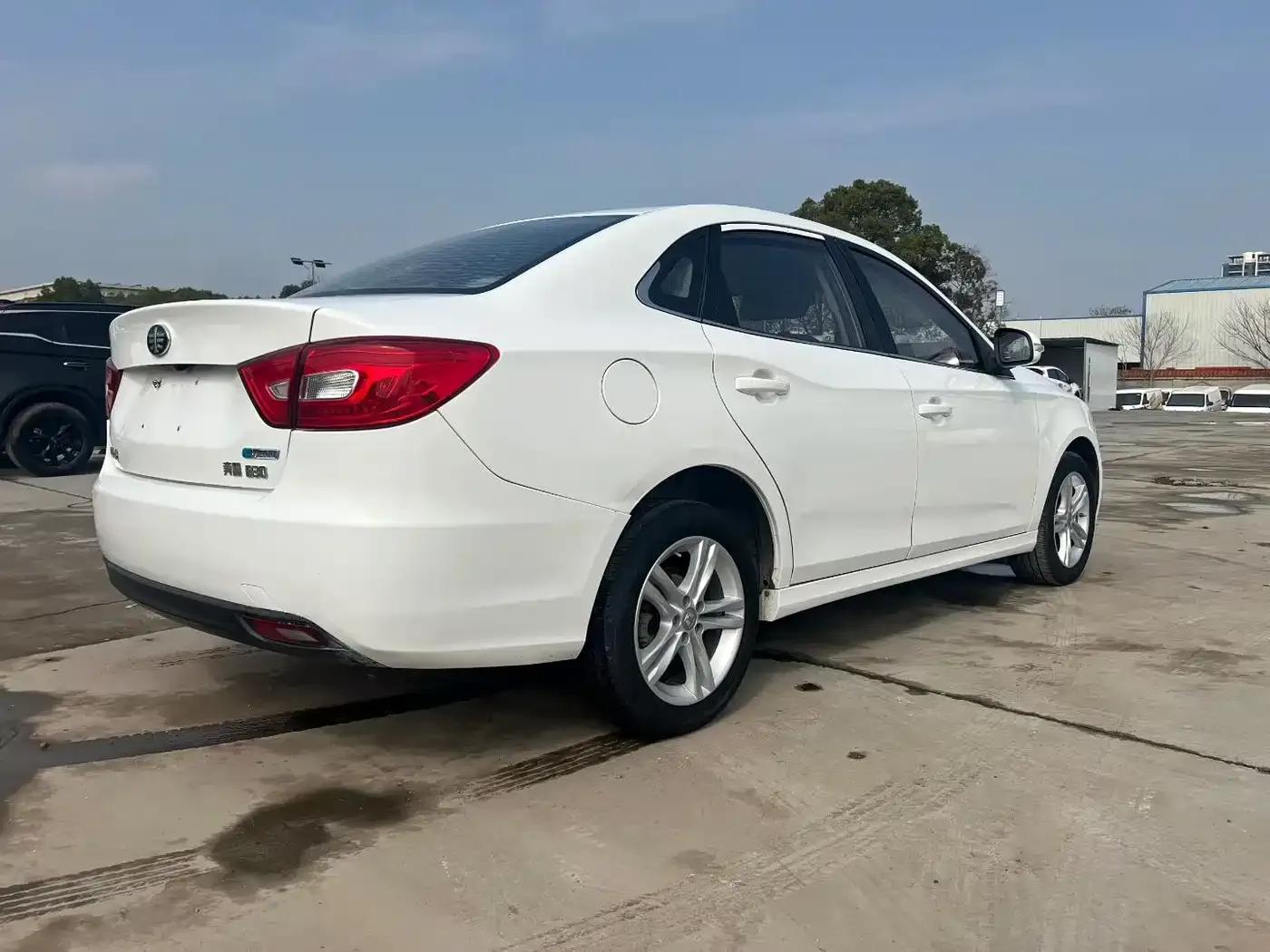 Bestune B30EV 2019 EV400 — миниатюра 9
