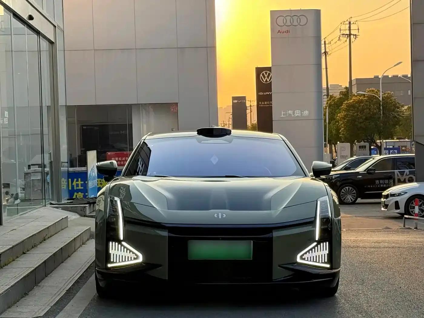 HiPhi Z 2023 Five-Seat Version — миниатюра 2