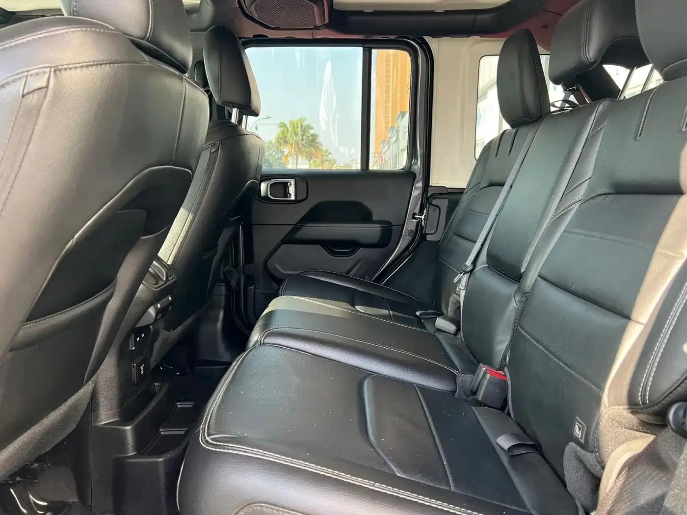 Jeep Wrangler New Energy 2021 Model 4-Door 2.0T 4xe Sahara — миниатюра 12