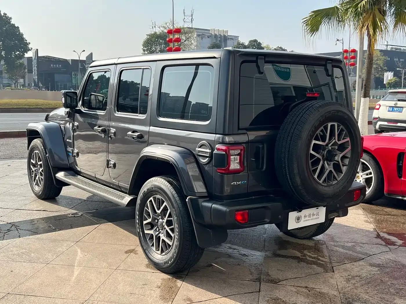 Jeep Wrangler New Energy 2021 Model 4-Door 2.0T 4xe Sahara — миниатюра 13