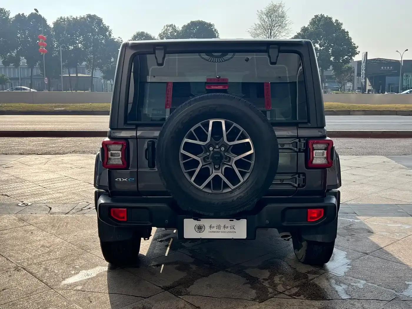 Jeep Wrangler New Energy 2021 Model 4-Door 2.0T 4xe Sahara — миниатюра 15